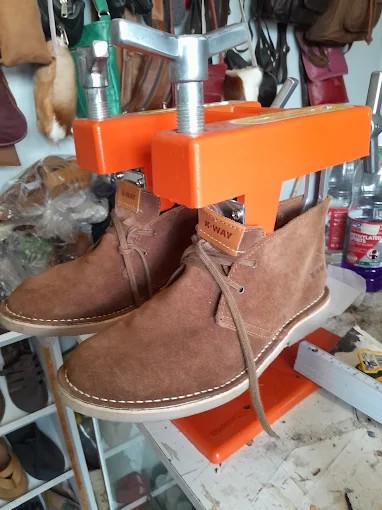 James Leather Shop - Products