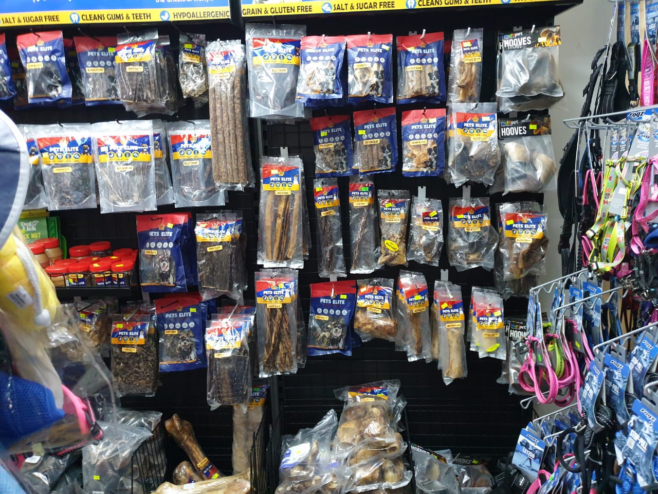 Pet care store display
