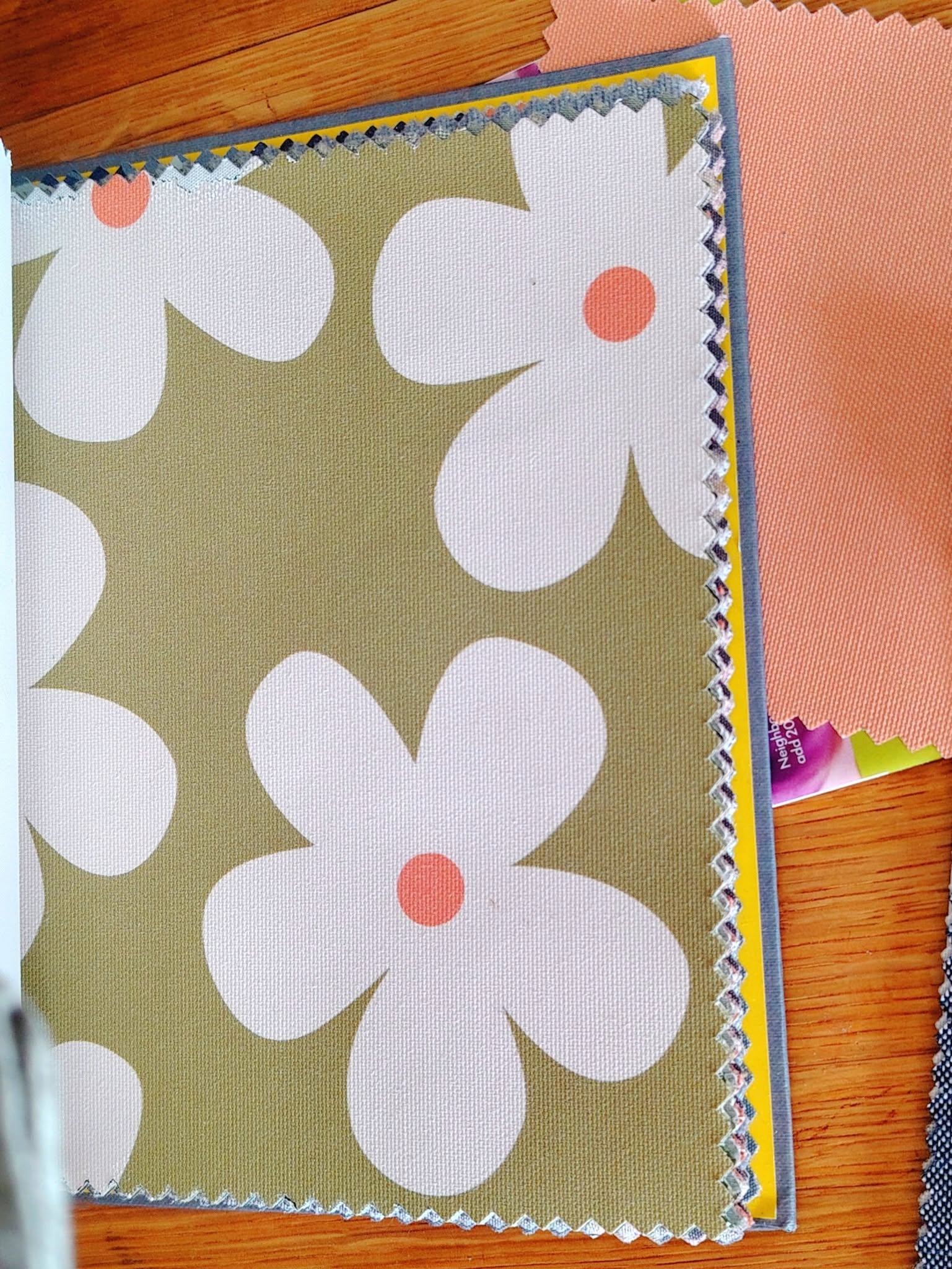 Decorative shutter with flower pattern